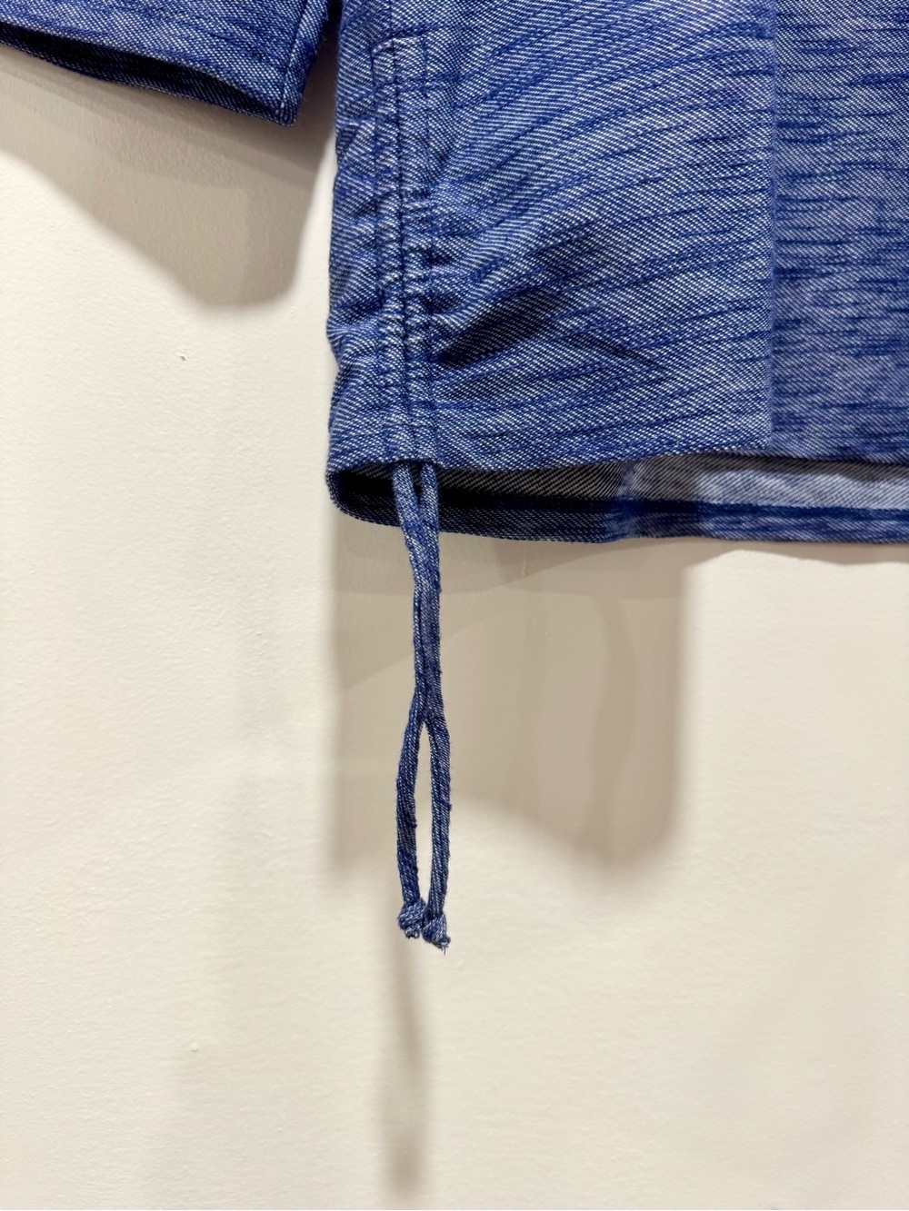 Chico's Weekends Blue Space Dye Cinch Hem Knit Top Size 1 M/L 10-12 - Picture 4 of 5